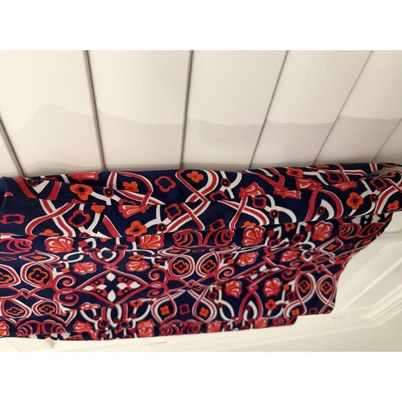 Vineyard Vines size zip tank top with a seashell pattern in blue pink and orange - Picture 4 of 6